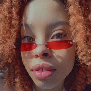 Meet your Posher, Sade'